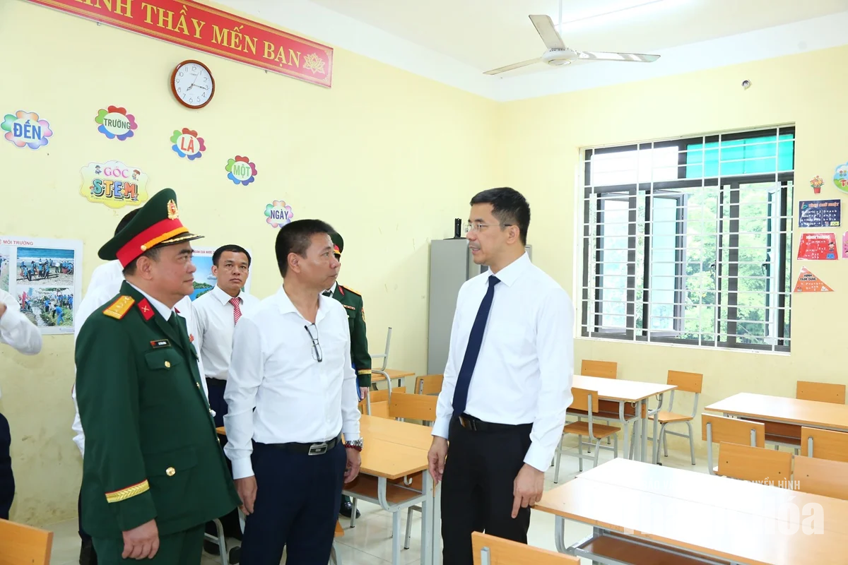 Phó Bí thư Thường trực Tỉnh ủy Nguyễn Hồng Phong dự Lễ khai giảng và khánh thành Trường Phổ thông Nội trú TH&amp;THCS Na Mèo