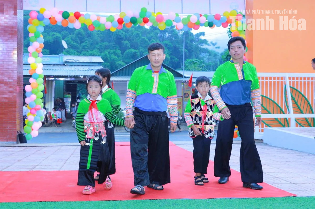 Rộn ràng ngày khai trường của học sinh Thanh Hóa