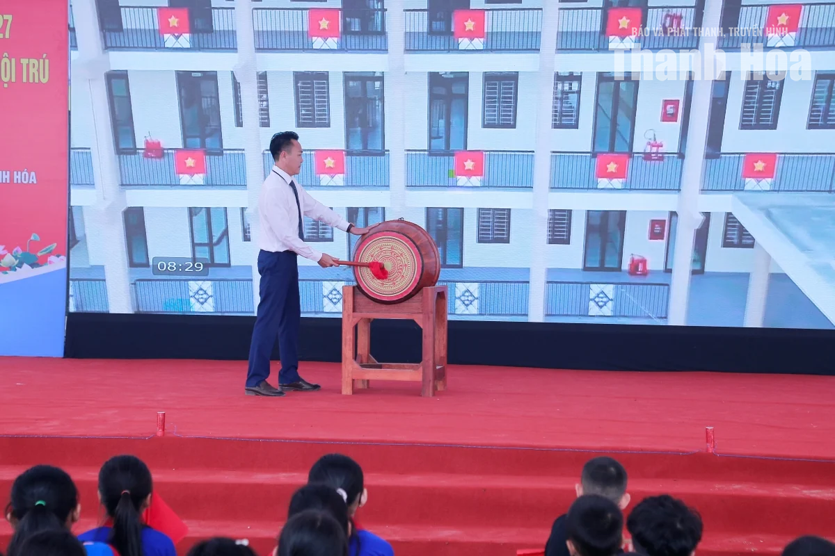 Rộn ràng ngày khai trường của học sinh Thanh Hóa