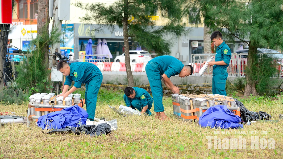 Cận cảnh trận địa pháo hoa chào mừng Quốc khánh 2/9 tại Sầm Sơn