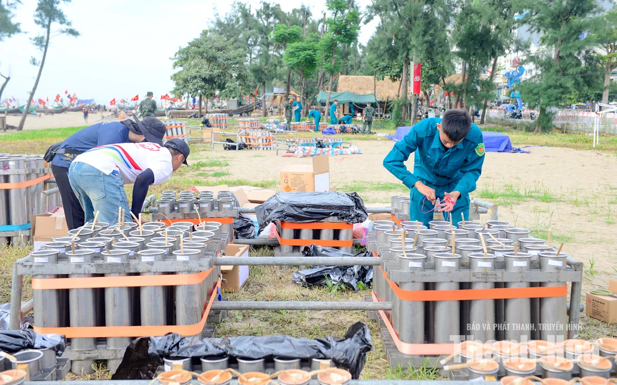 Cận cảnh trận địa pháo hoa chào mừng Quốc khánh 2/9 tại Sầm Sơn