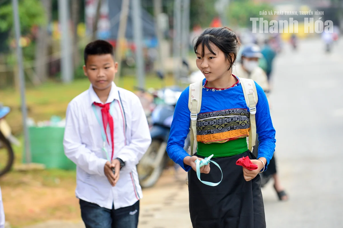 Học sinh nơi biên giới xứ Thanh rạng rỡ trước giờ khai giảng