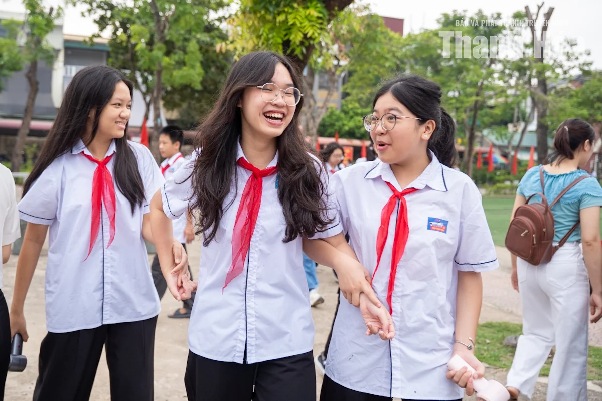 Học sinh Thanh Hóa hân hoan chào đón năm học mới