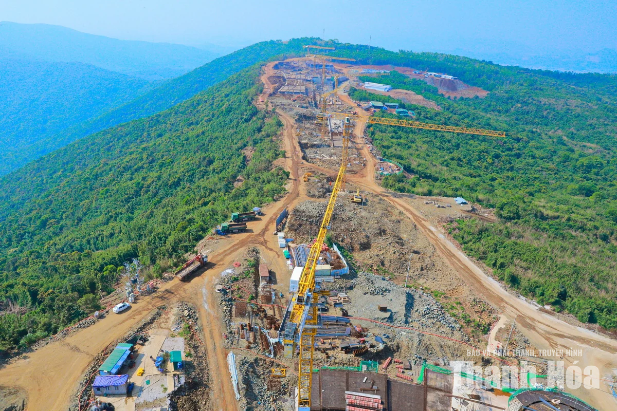 Bí thư Tỉnh ủy Lê Đức Thái kiểm tra tiến độ các dự án đầu tư tại xã Tân Ninh và Như Thanh