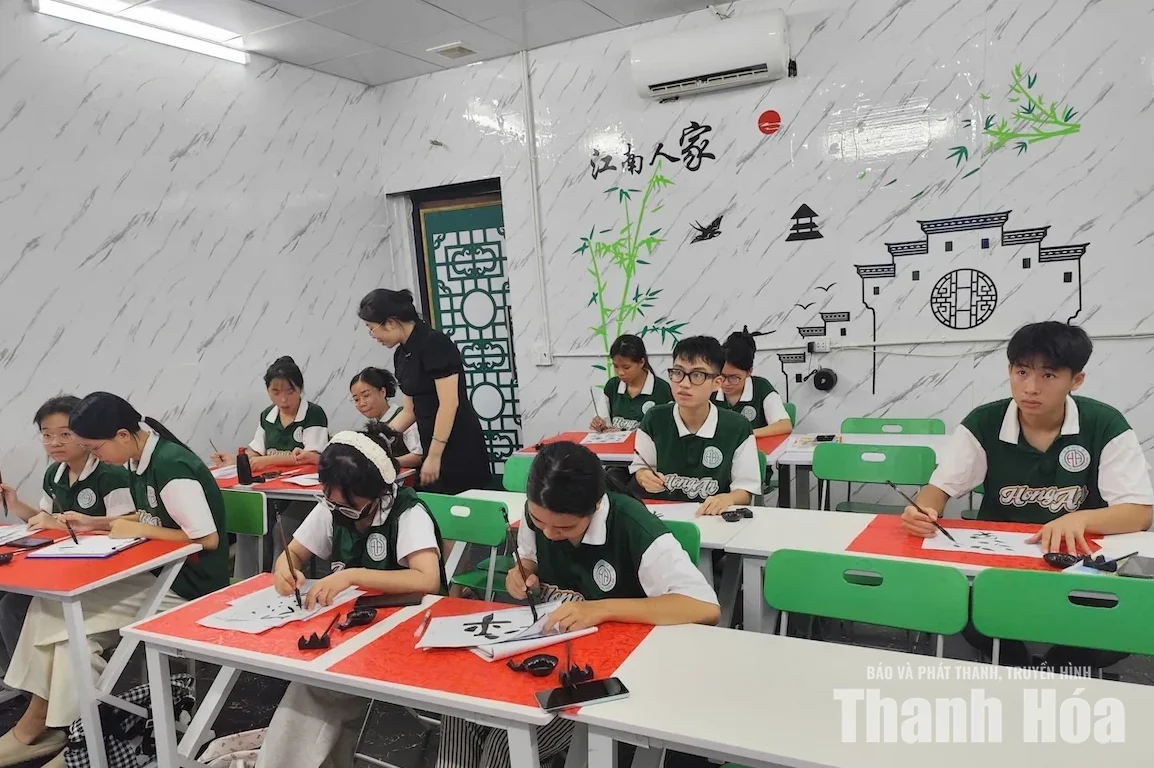 Người trẻ đầu tư học tiếng Trung