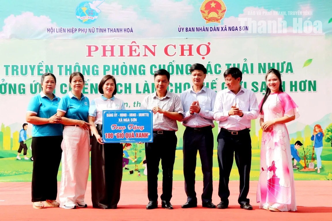 Phiên chợ truyền thông chống rác thải nhựa