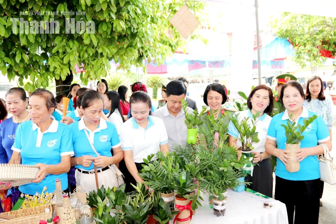 Phiên chợ truyền thông chống rác thải nhựa