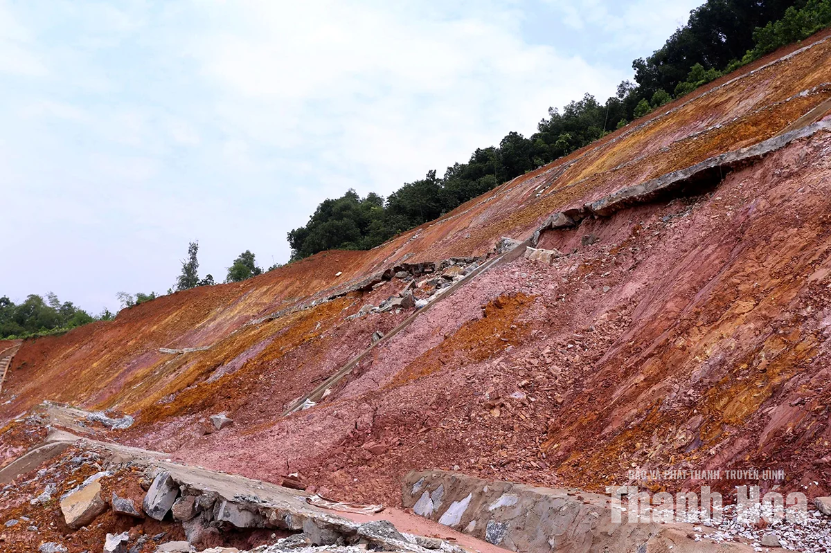 Khẩn trương khắc phục sự cố tại công trình xử lý sạt lở trị giá hơn 44 tỷ đồng