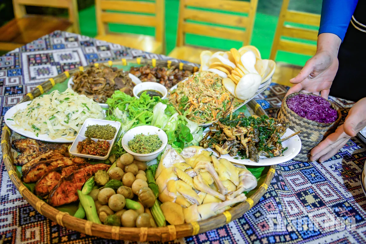 Bản Bút hút khách từ những giá trị văn hóa truyền thống