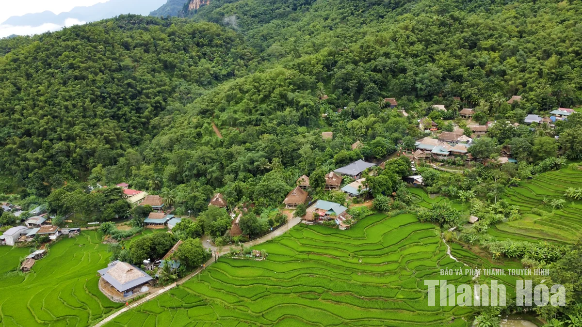 Bản Bút hút khách từ những giá trị văn hóa truyền thống