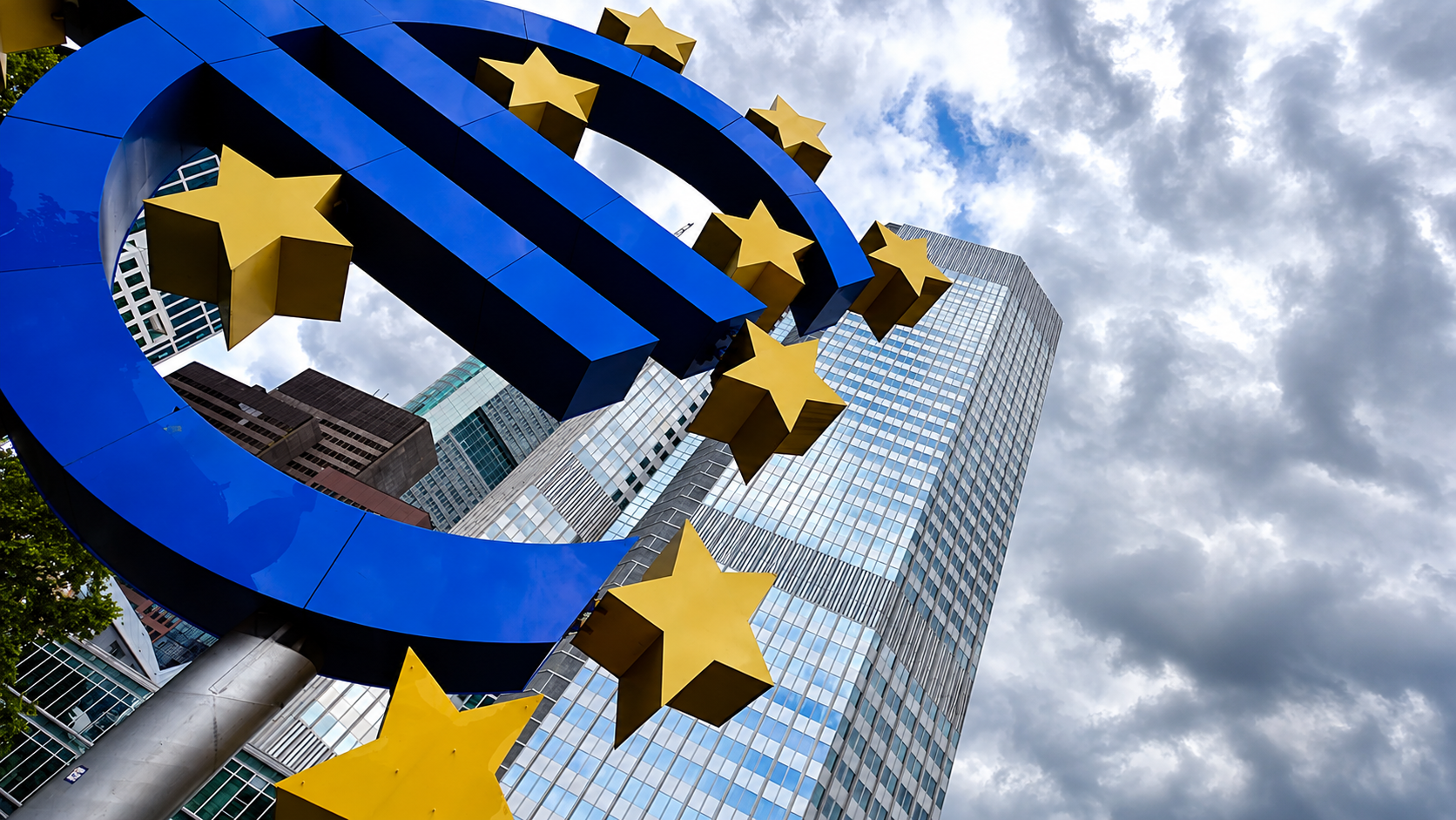 ECB tăng lãi suất, cảnh báo lạm pháp kéo dài do xung đột Trung Đông