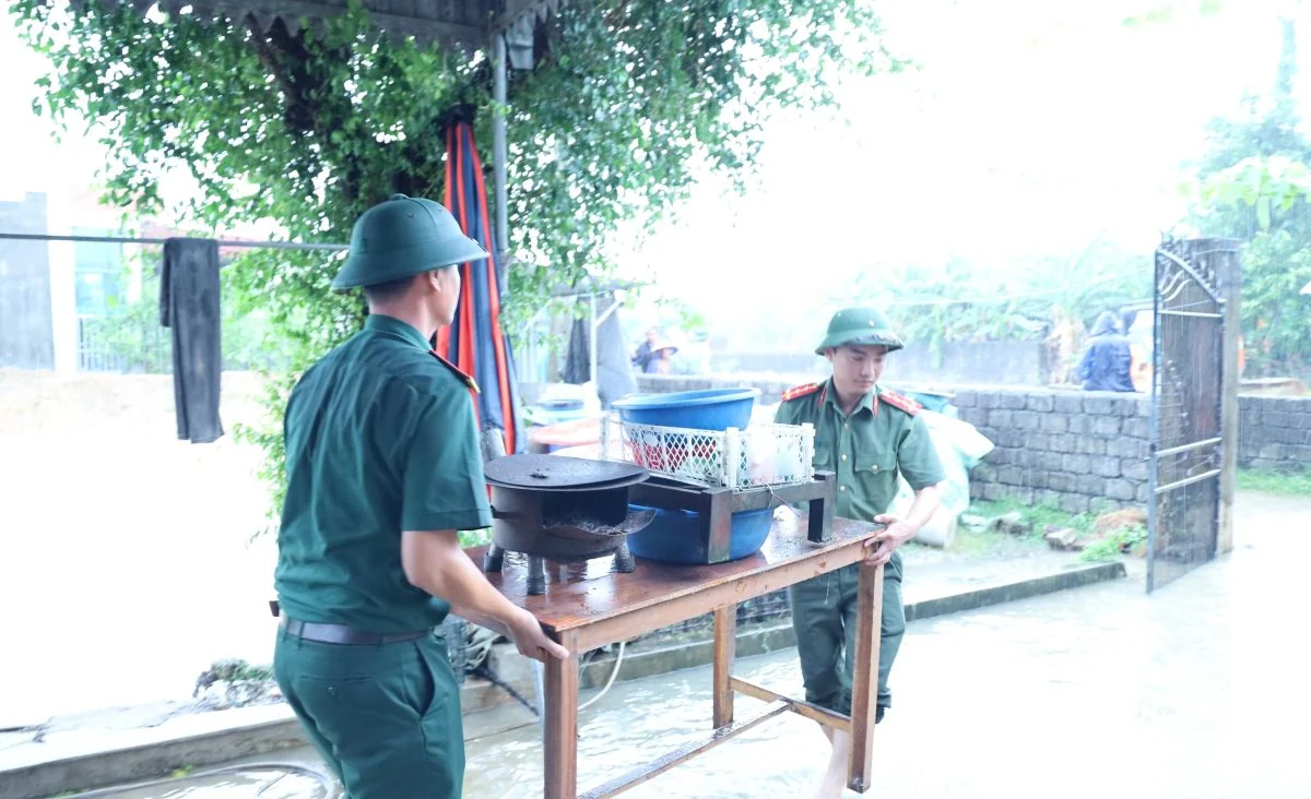 Ra quân tháo dỡ công trình, bàn giao mặt bằng tuyến giao thông thuộc Tiểu dự án đô thị Tĩnh Gia