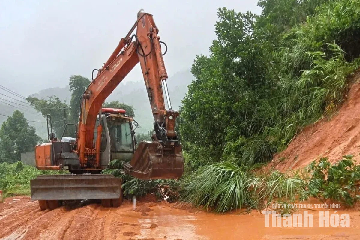 Khẩn trương khắc phục sạt lở trên các tuyến quốc lộ&nbsp;