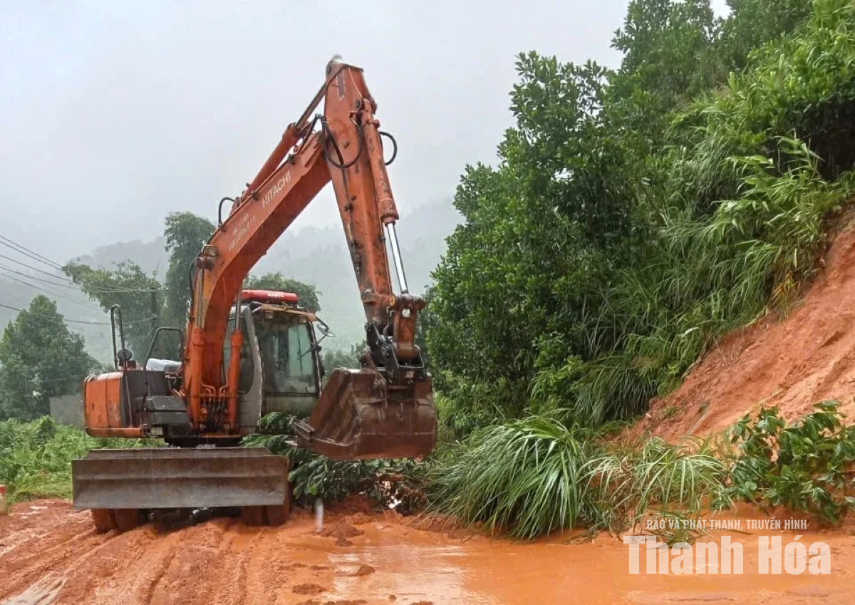 Huy động hơn 5.000 cán bộ, chiến sĩ tham gia hỗ trợ Nhân dân ứng phó, khắc phục hậu quả thiên tai