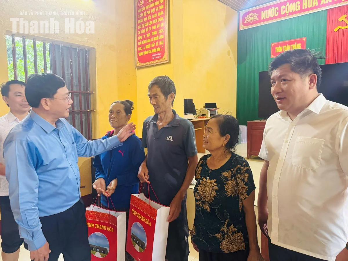 Phó Chủ tịch Thường trực UBND tỉnh Mai Xuân Liêm kiểm tra, chỉ đạo tình hình ứng phó với mưa lũ