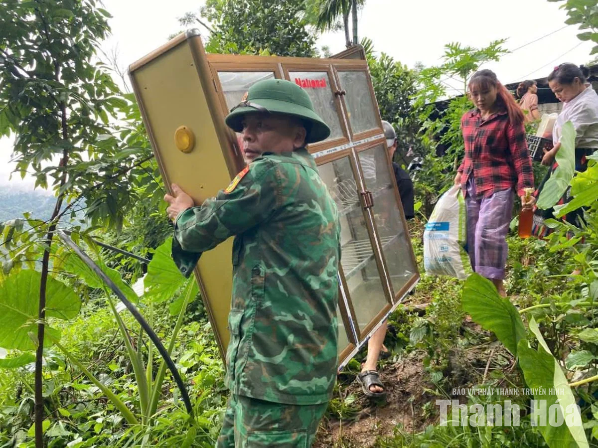 Quốc lộ 16 qua bản Mè Giàng, xã Yên Khương bị chia cắt