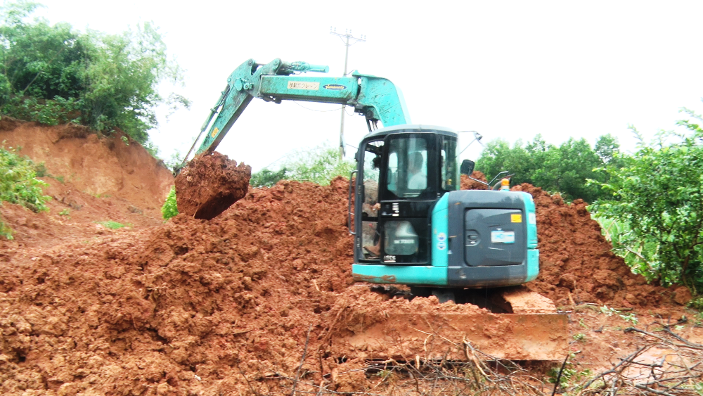 Nỗ lực bảo đảm an toàn cho người dân vùng sạt lở đất, đá