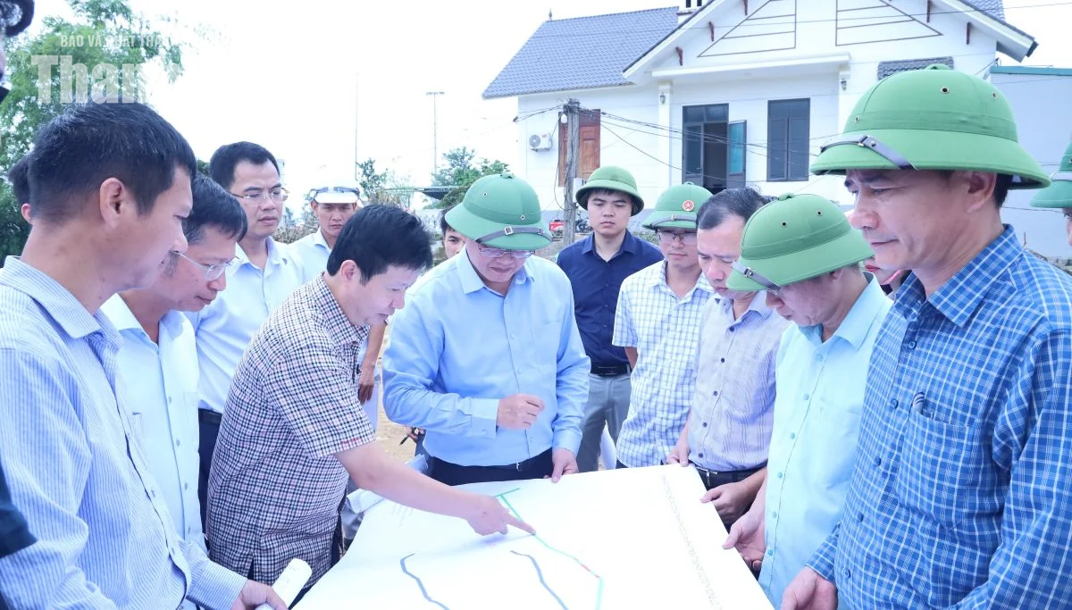 Ra quân tháo dỡ công trình, bàn giao mặt bằng tuyến giao thông thuộc Tiểu dự án đô thị Tĩnh Gia