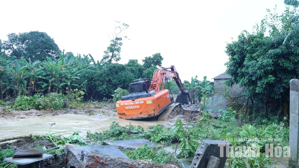 Ra quân tháo dỡ công trình, bàn giao mặt bằng tuyến giao thông thuộc Tiểu dự án đô thị Tĩnh Gia