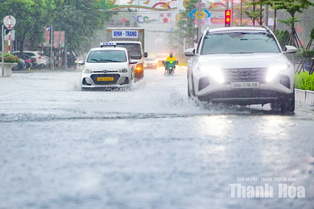 Công điện khẩn của Chủ tịch UBND tỉnh về tập trung chỉ đạo ứng phó, khắc phục hậu quả của mưa lũ, ngập lụt, sạt lở đất
