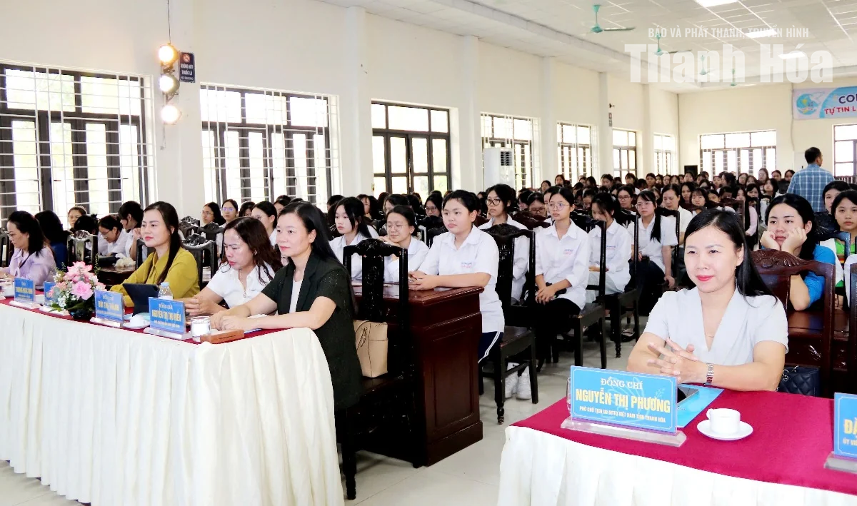 300 học sinh tham gia chương trình truyền thông “Con gái chọn STEM”