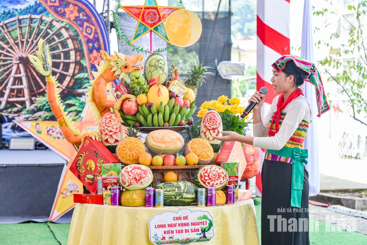 Mâm cỗ Trung thu thắp sáng ước mơ trẻ em vùng biên