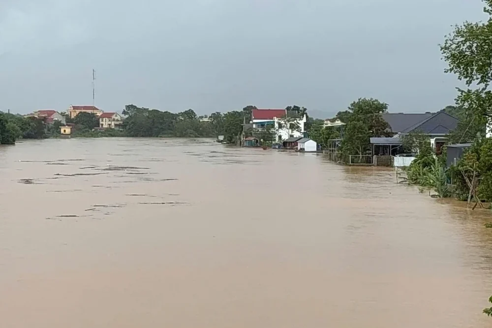 Lũ trên sông Bưởi tiếp tục lên, có khả năng xấp xỉ báo động 3