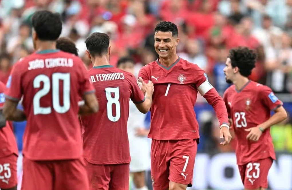 U23 Việt Nam hướng tới chiến thắng trận ra quân Asiad 20; Công nghệ VAR bị chỉ trích sau bàn thua “oan” của Man Utd