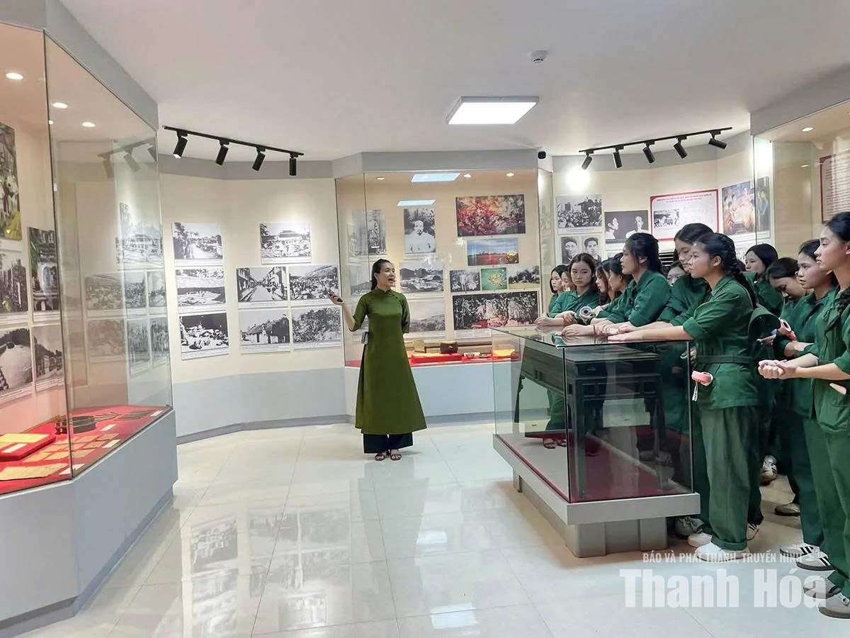“Lớp học mở” đối với thế hệ trẻ