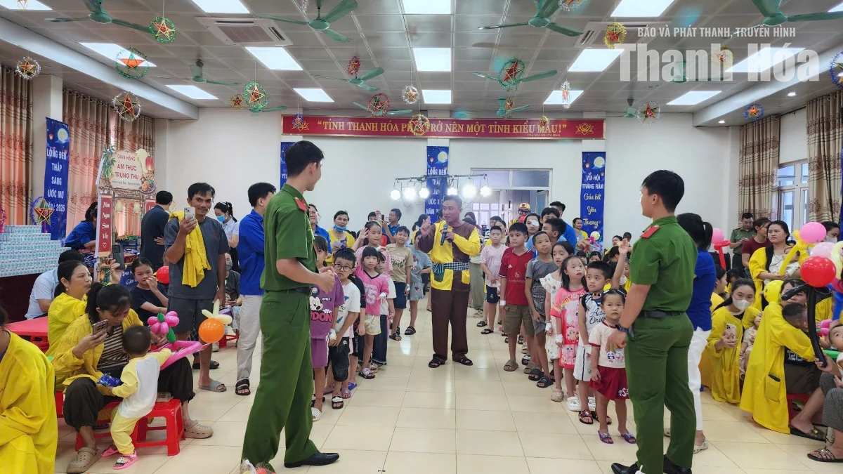 Rộn ràng không khí Trung thu tại Bệnh viện Nhi Thanh Hóa