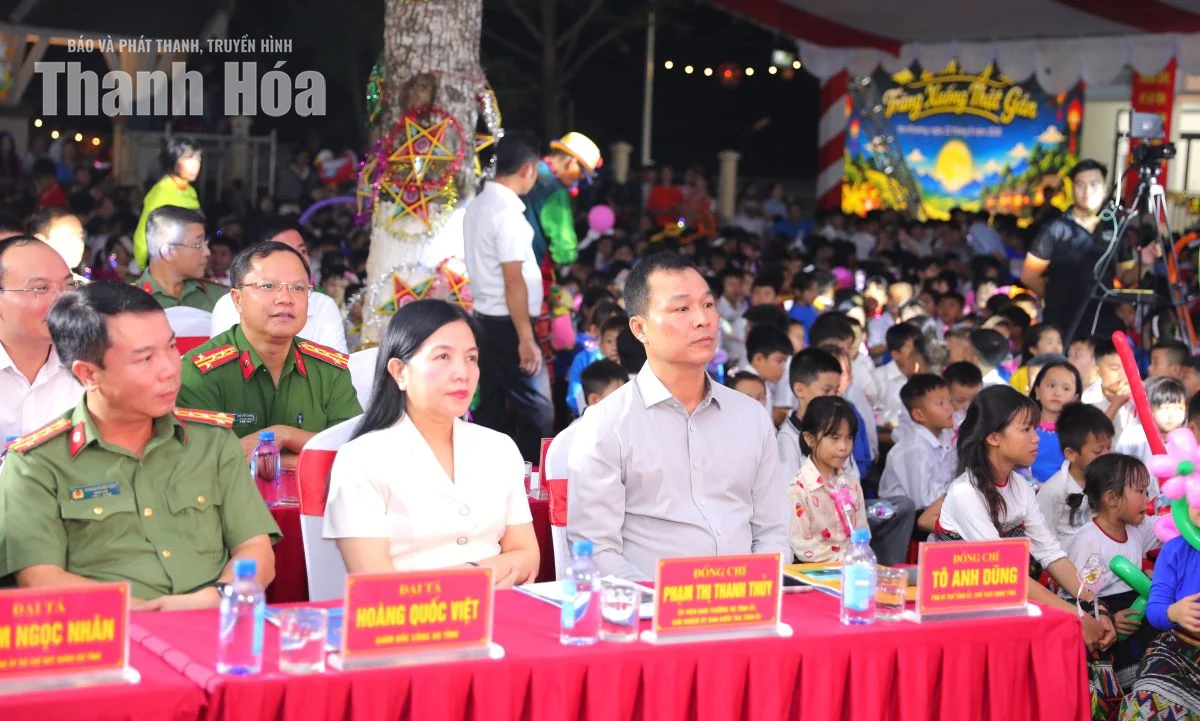 Rộn ràng “Trung thu cho em - Đêm hội trăng rằm” tại xã biên giới Yên Khương