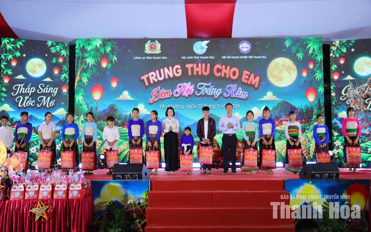 Rộn ràng “Trung thu cho em - Đêm hội trăng rằm” tại xã biên giới Yên Khương