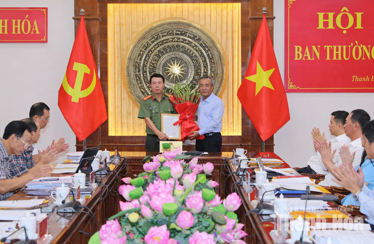 Công bố Quyết định của Ban Bí thư chỉ định đồng chí Hoàng Quốc Việt tham gia Ban Chấp hành, Ban Thường vụ Tỉnh ủy Thanh Hóa