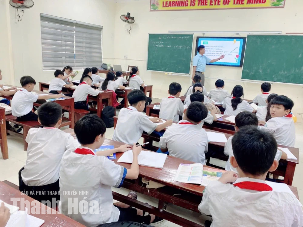 Học sinh Đồng Tiến trở lại học tập