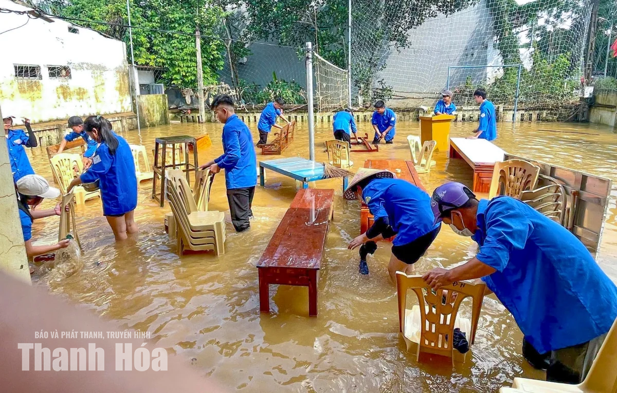 Tích cực hỗ trợ người dân vùng lũ Kim Tân