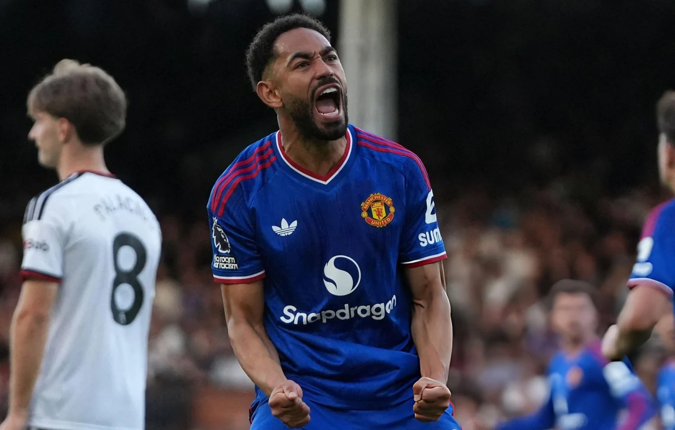 Ba đại diện V.League ngậm ngùi bị loại bởi đội hạng Nhất; Man Utd thoát hiểm ngoạn mục