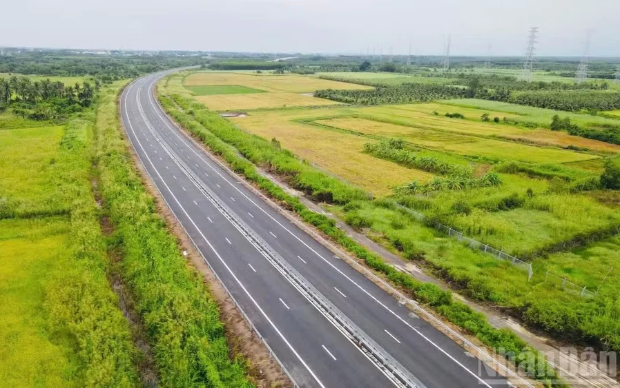 &nbsp;Hoàn thành xây dựng 5.000km đường cao tốc vào năm 2030