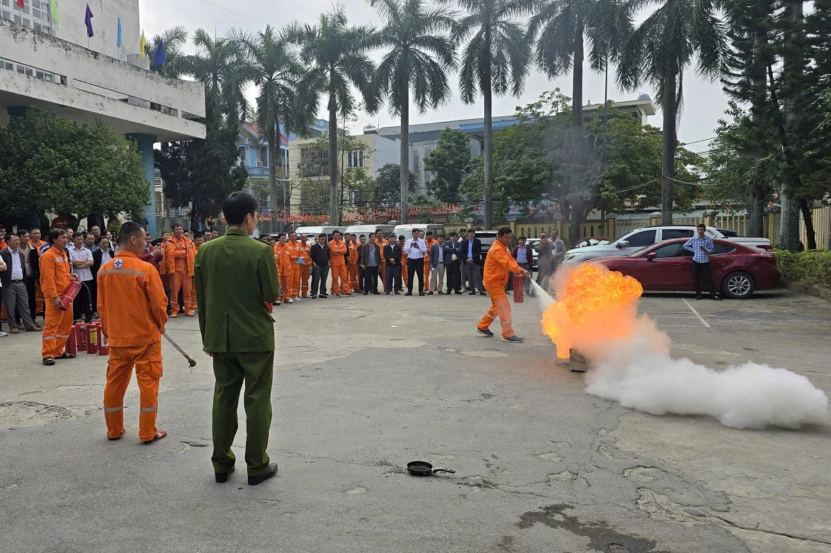 Công ty Điện lực Thanh Hóa chủ động phòng ngừa, nâng cao năng lực PCCC&amp;CNCH