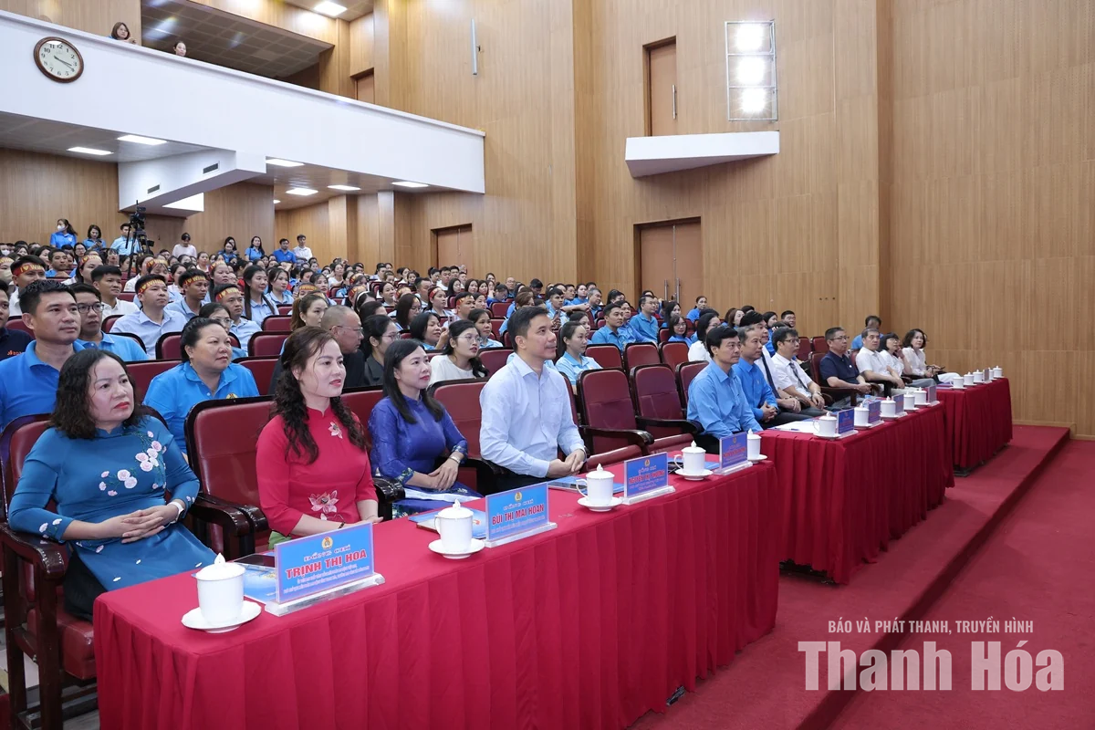 Phó Bí thư Thường trực Tỉnh ủy Nguyễn Hồng Phong dự và trao giải Hội thi Công nhân giỏi Xứ Thanh năm 2026
