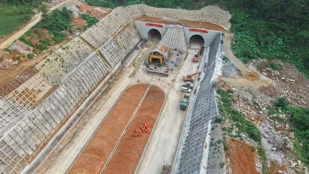 Mốc về đích tới gần, hàng loạt các dự án giao thông vẫn bị chậm tiến độ