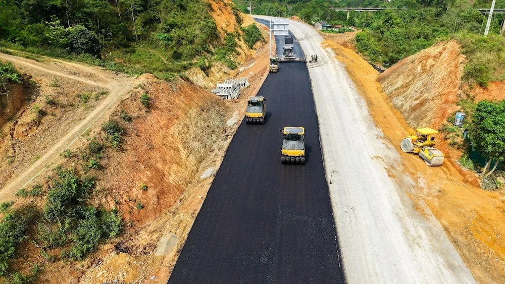 Mốc về đích tới gần, hàng loạt các dự án giao thông vẫn bị chậm tiến độ