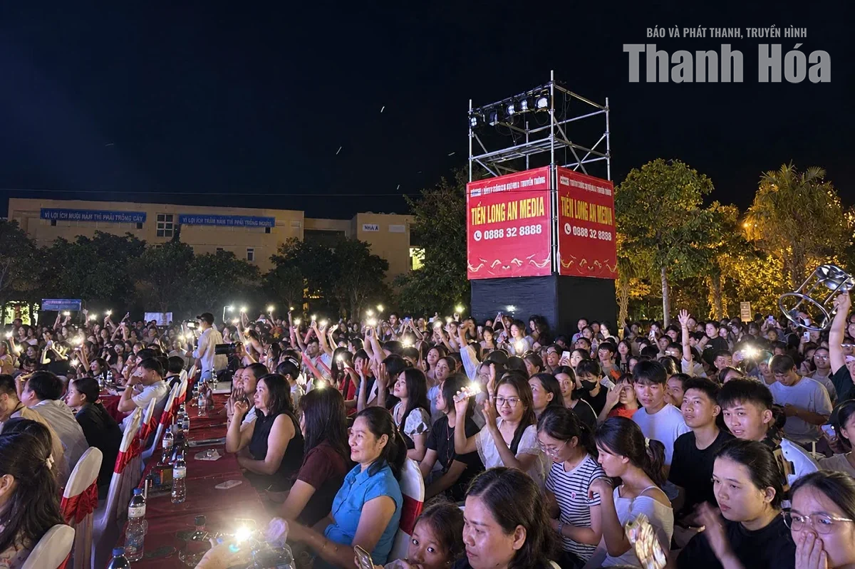 Rực rỡ sắc màu tuổi trẻ trong đêm nhạc “We are Students 2026”