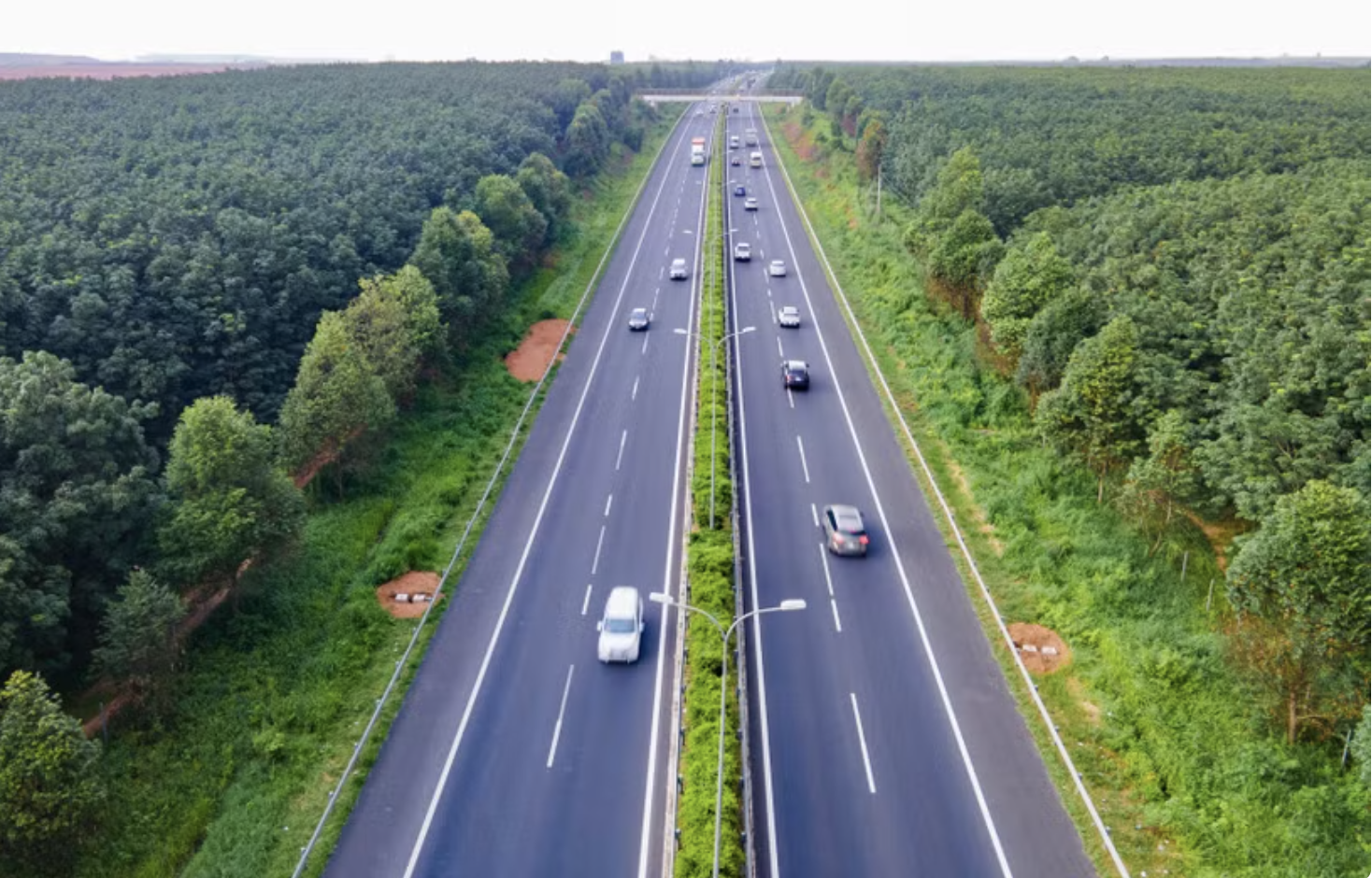 Xe chạy cao tốc có giảm mạnh vì lo ngại xử phạt lỗi khoảng cách an toàn?