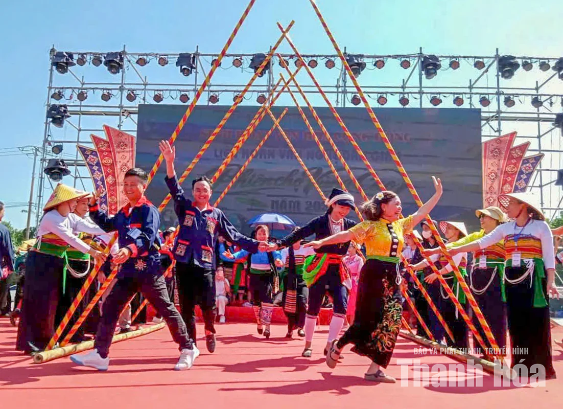 Rộn ràng bước chân trẩy hội Lam Kinh