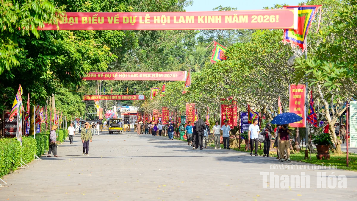 Rộn ràng bước chân trẩy hội Lam Kinh