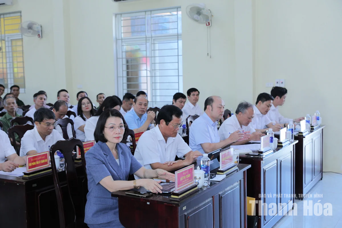 Bí thư Tỉnh ủy, Trưởng Đoàn ĐBQH tỉnh Lê Đức Thái tiếp xúc cử tri xã Bát Mọt và Yên Nhân