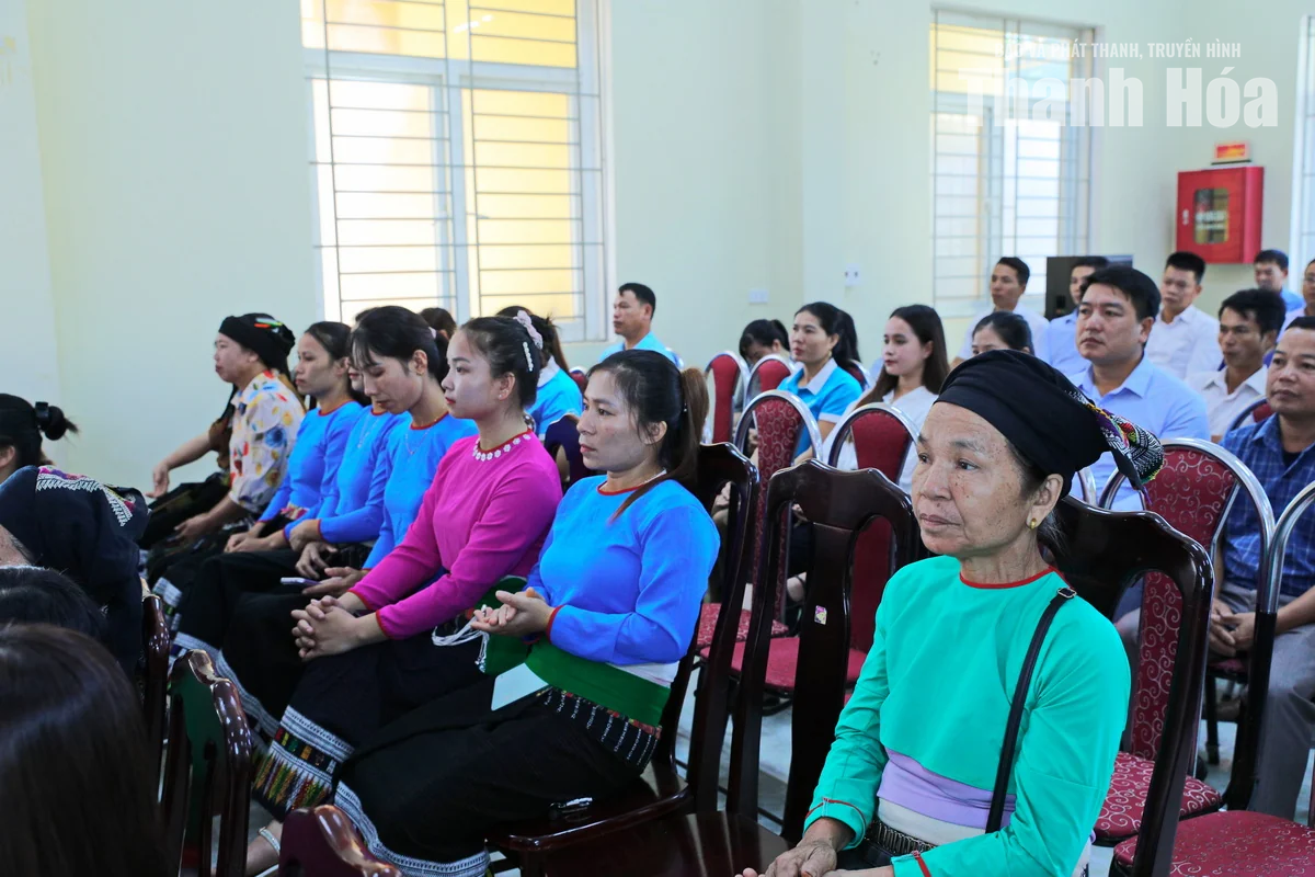 Bí thư Tỉnh ủy, Trưởng Đoàn ĐBQH tỉnh Lê Đức Thái tiếp xúc cử tri xã Bát Mọt và Yên Nhân