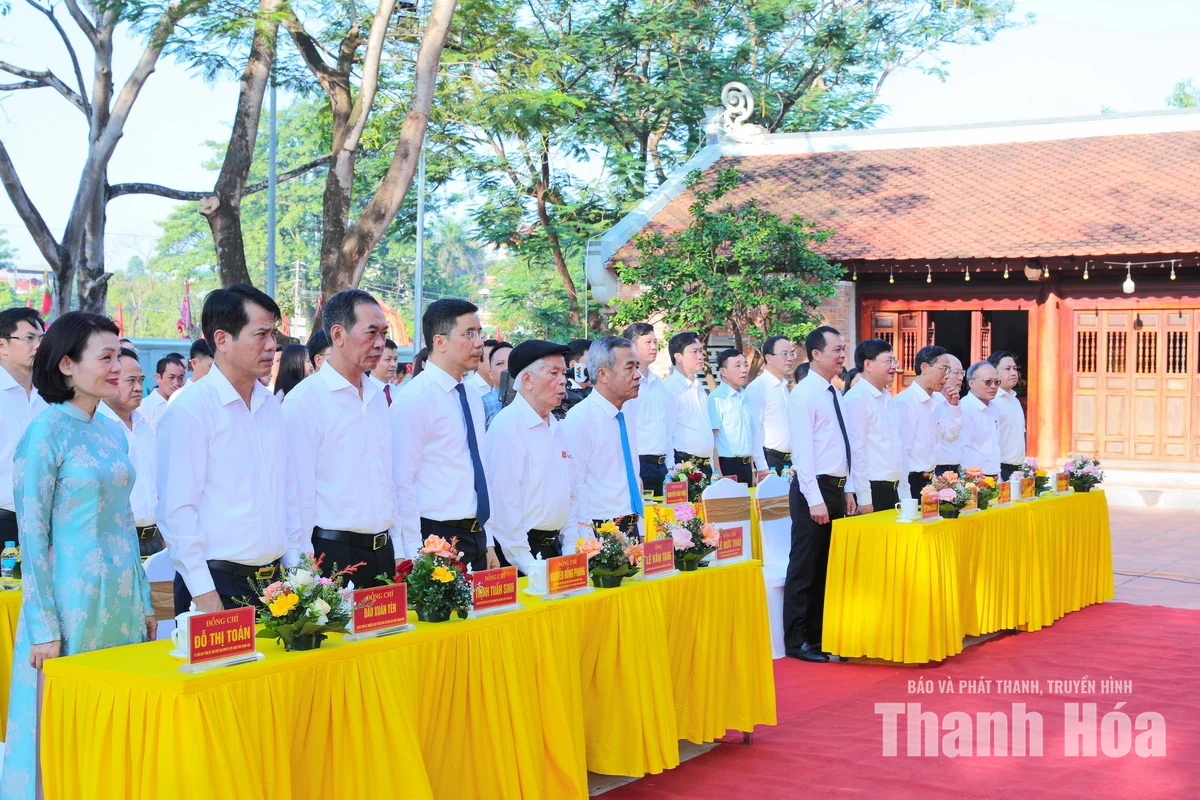 Thường trực Tỉnh ủy dâng hương tại Di tích lịch sử Quốc gia Thái miếu Nhà Hậu Lê
