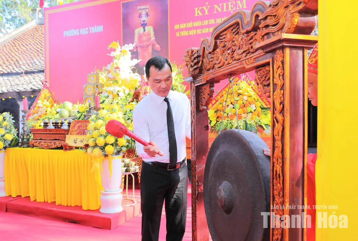 Thường trực Tỉnh ủy dâng hương tại Di tích lịch sử Quốc gia Thái miếu Nhà Hậu Lê