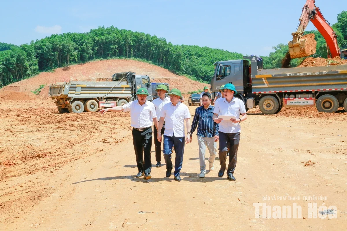Đẩy nhanh tiến độ dự án mở rộng bãi chôn lấp rác thải tại xã Sao Vàng